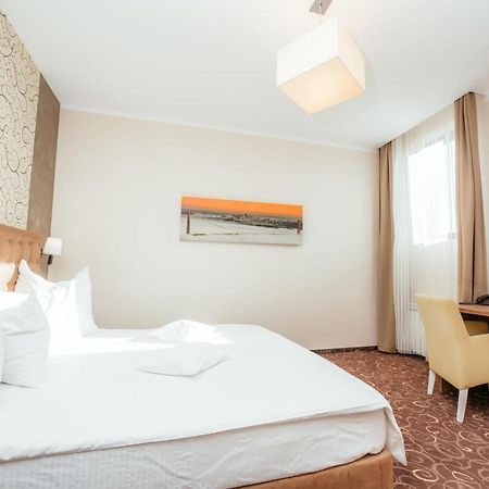 C Guest House Дробета-Турну-Северин Экстерьер фото