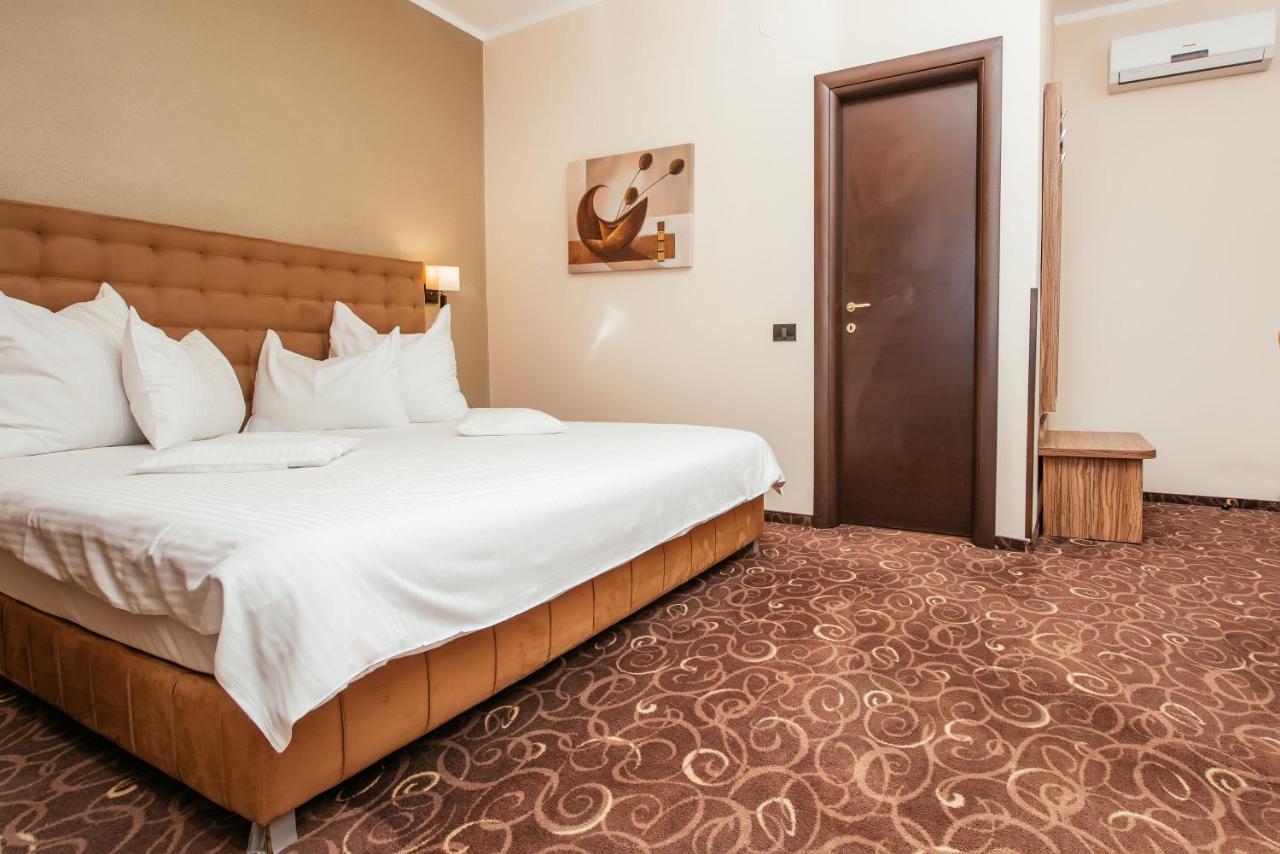 C Guest House Дробета-Турну-Северин Экстерьер фото