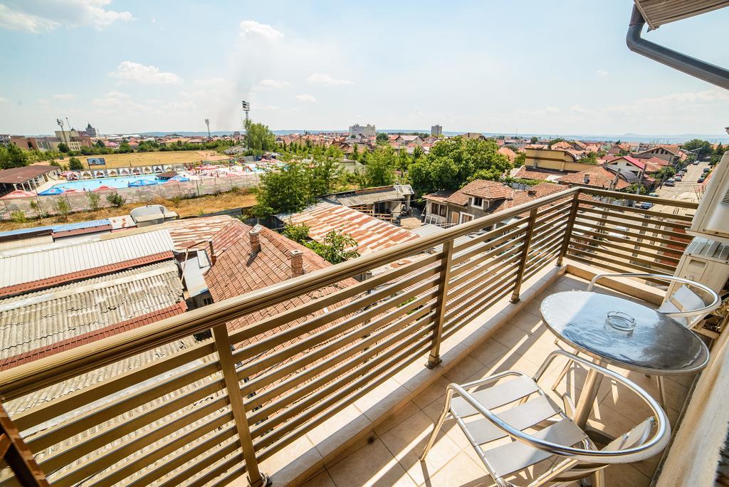 C Guest House Дробета-Турну-Северин Экстерьер фото